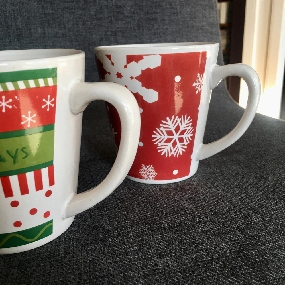 Set/2 Coffee Mugs - Snowflakes, Happy Holidays, Red, Green, 12 oz